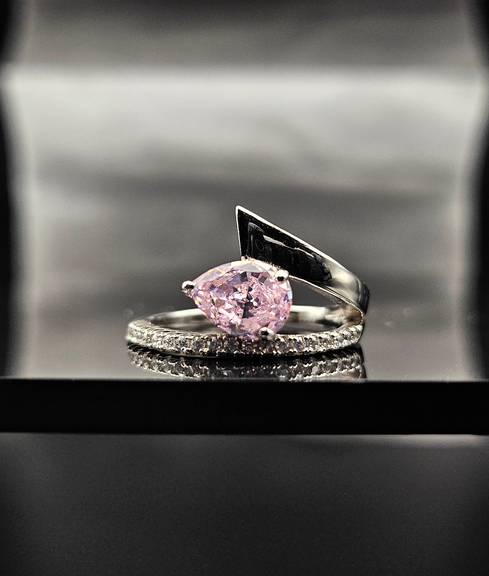 Angle of elegance - Ring