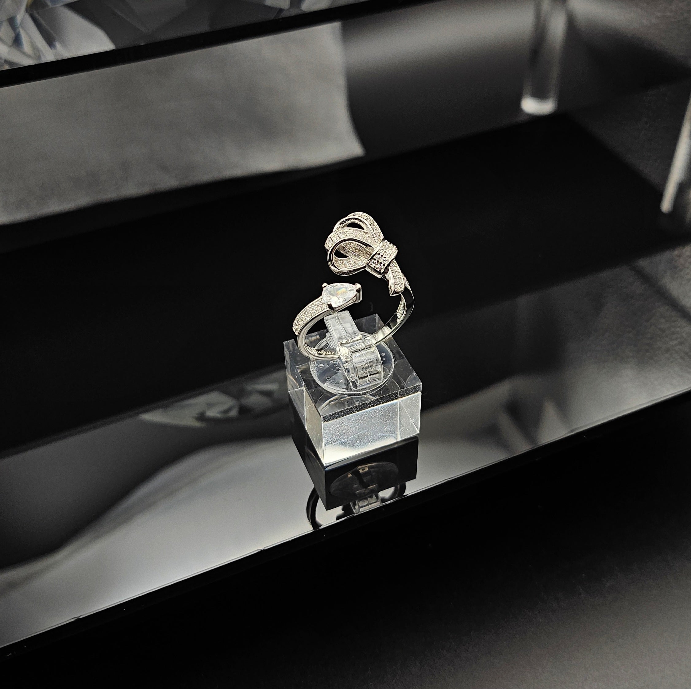 Tailed Cordon - Ring