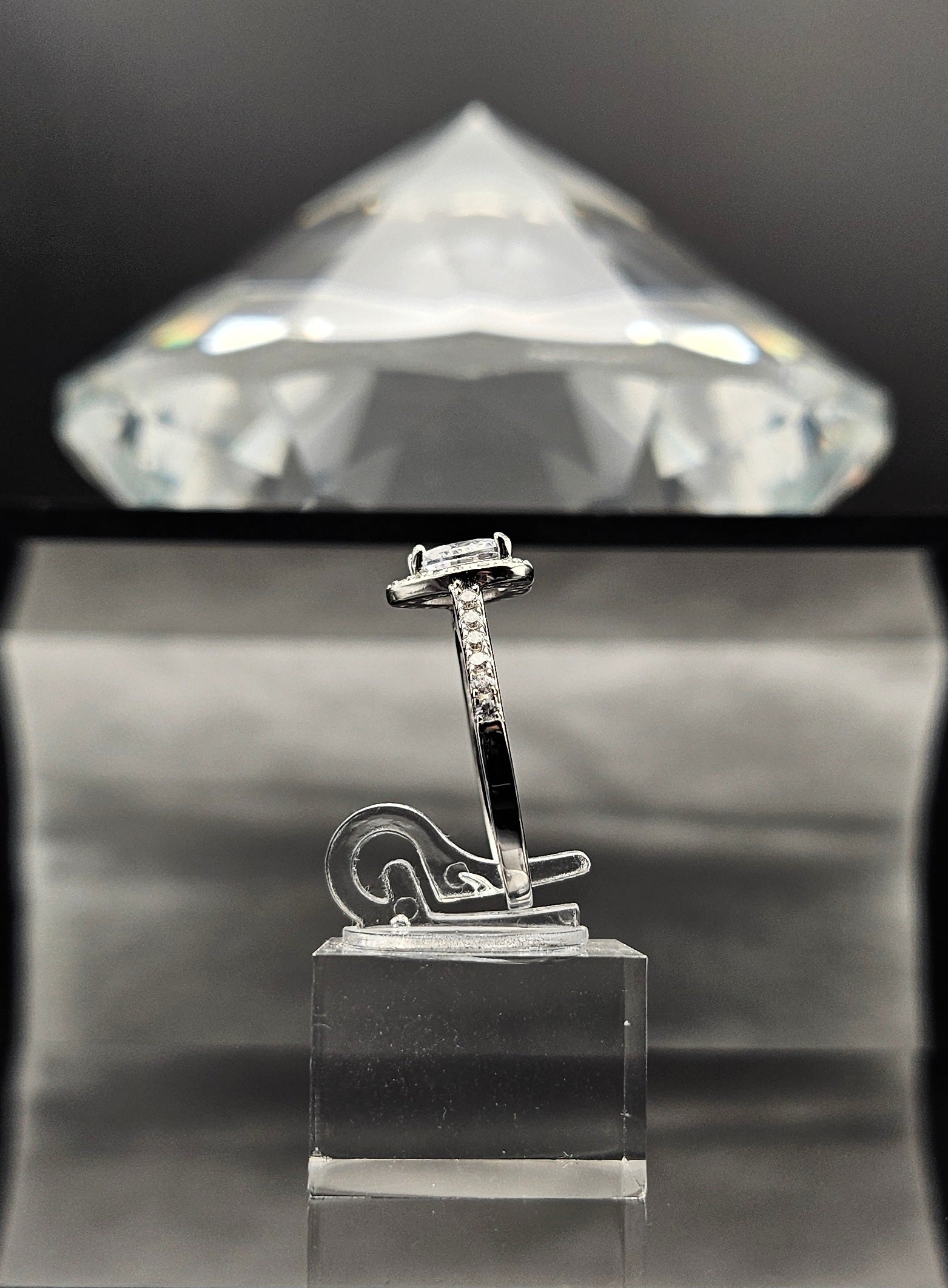 Captured Heart - Ring