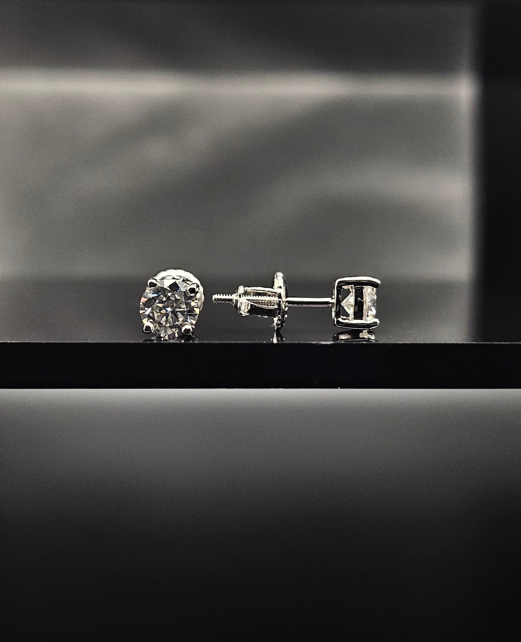 Eclipse - VVS 1 Eclipse Screw Back Earrings