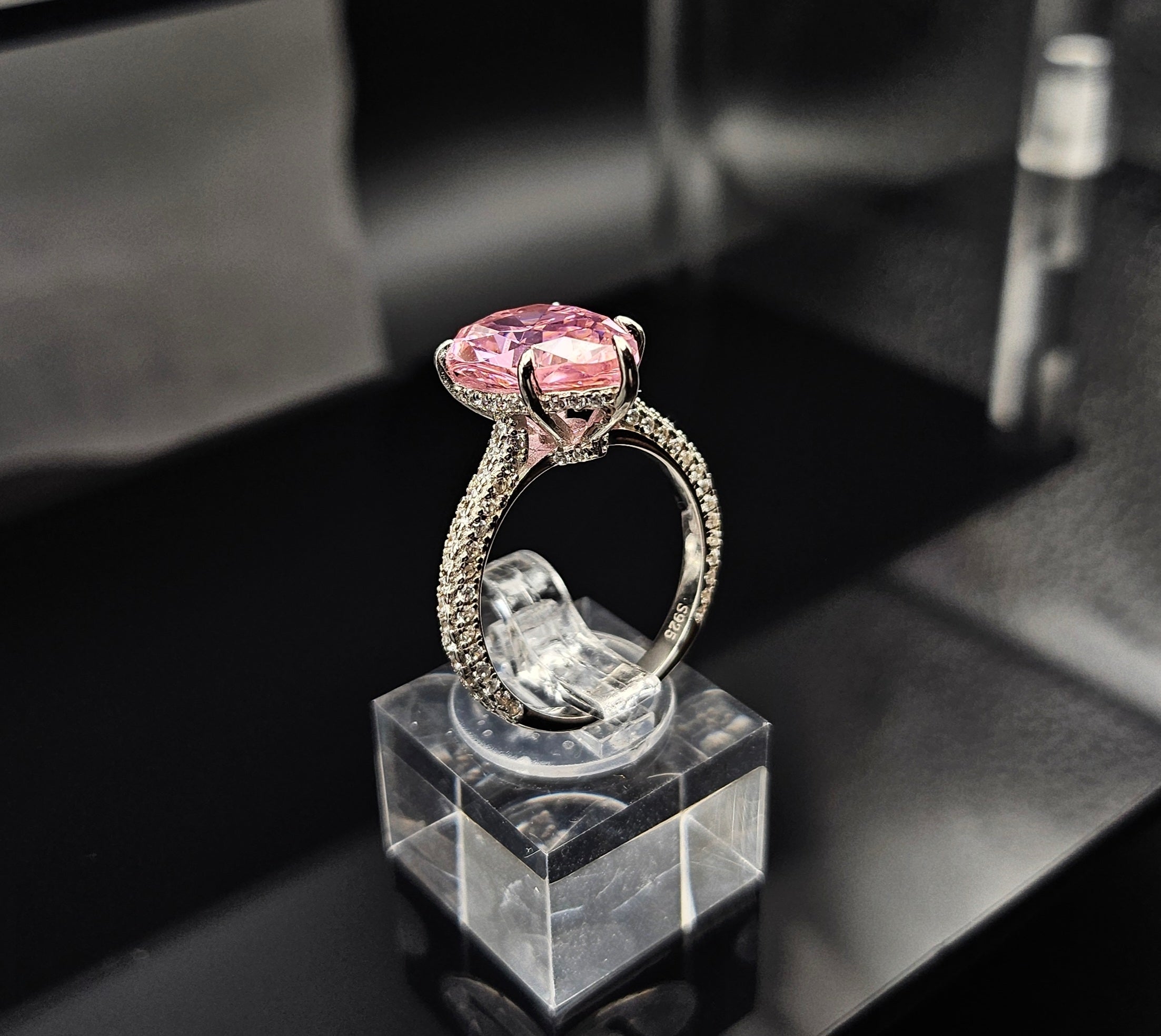 Captured in Awe - Ring