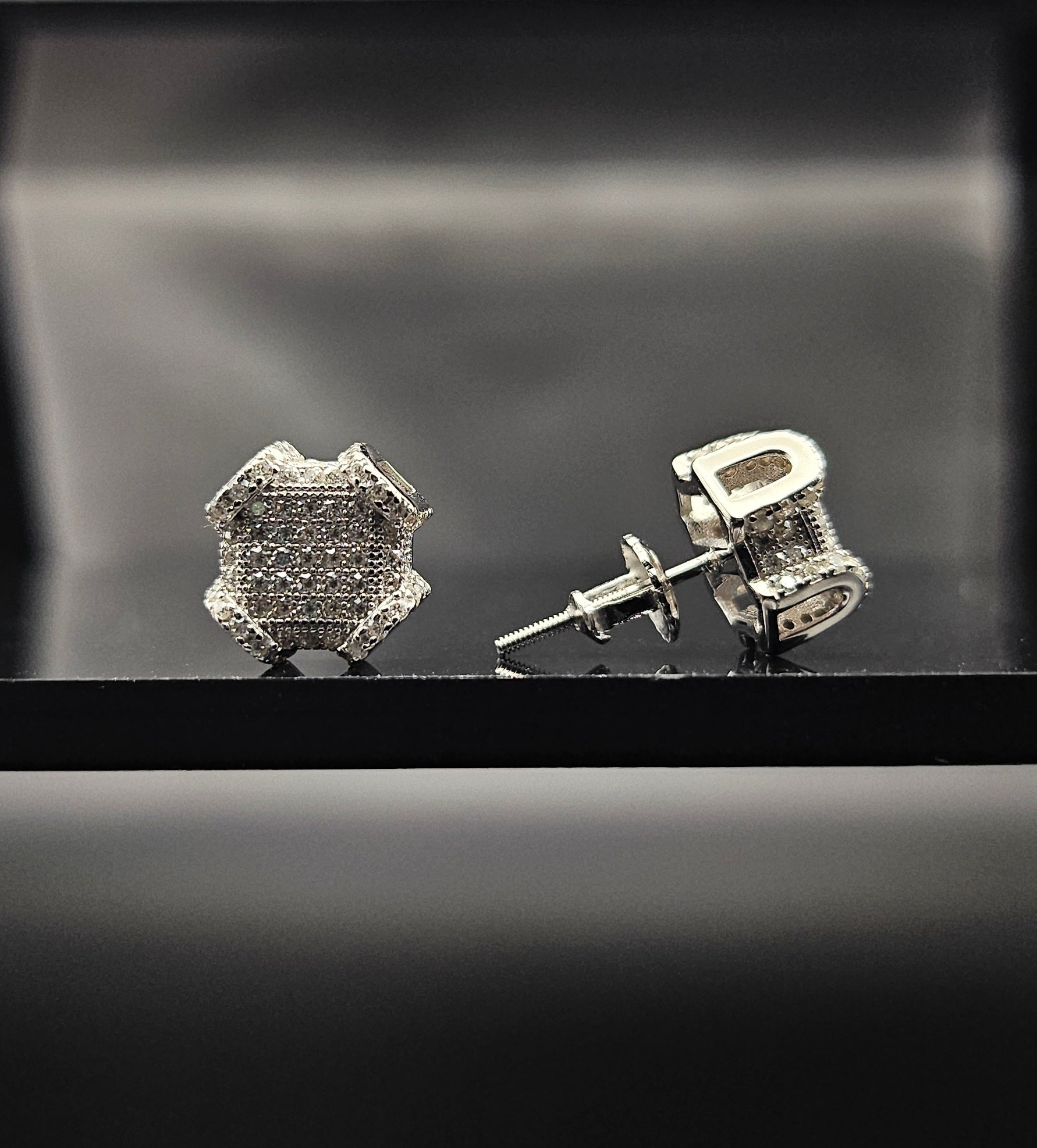 The Ambassador - VVS1 Screw Back Earrings