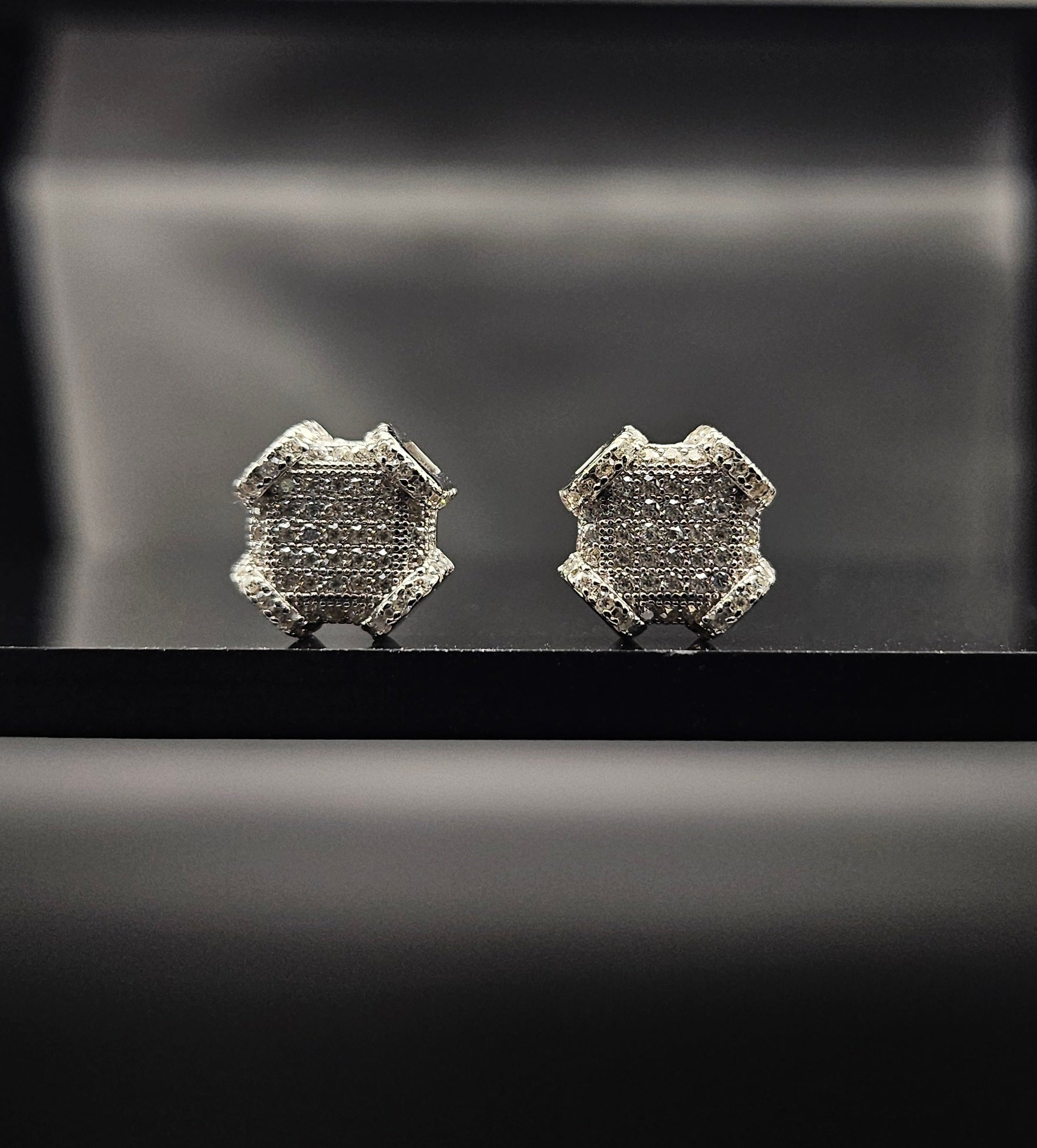 The Ambassador - VVS1 Screw Back Earrings