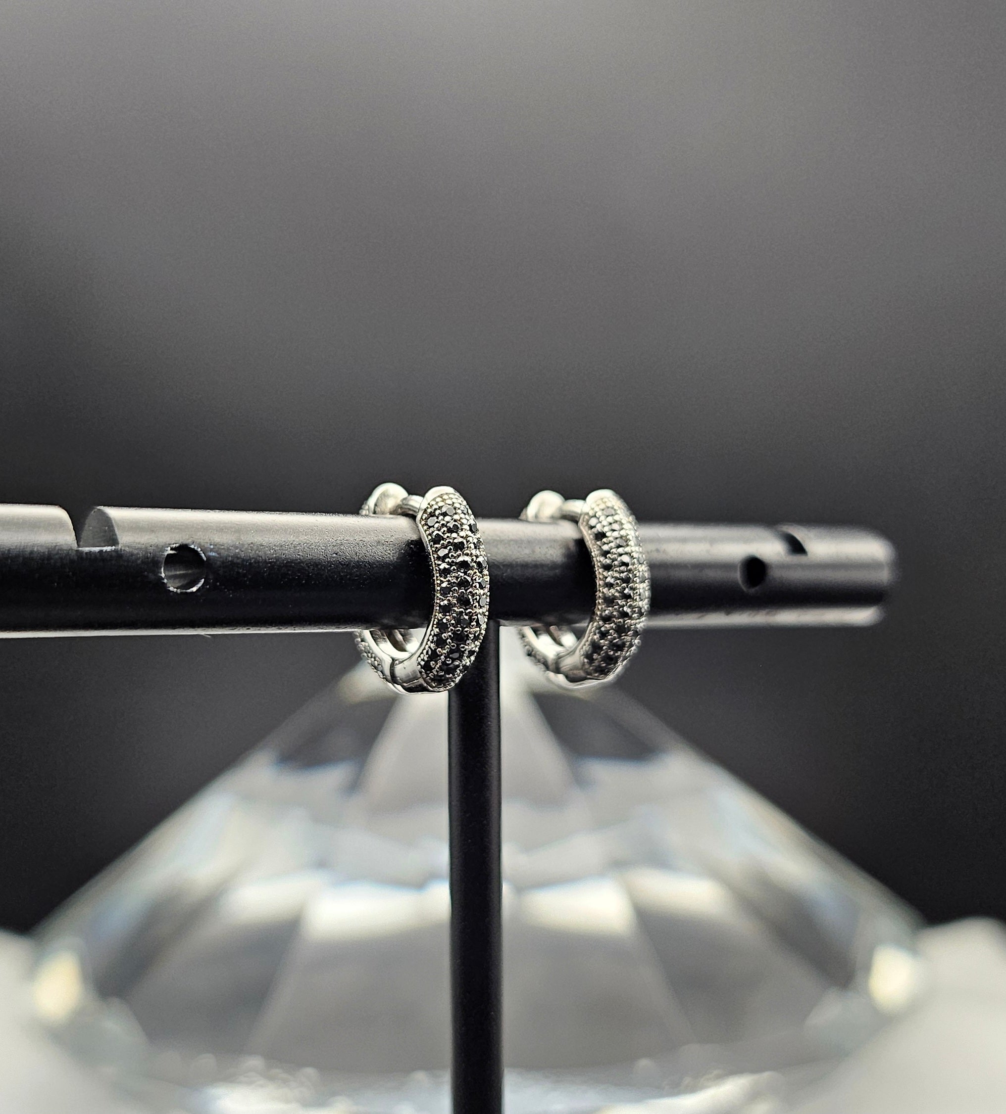 Polo Noir - VVS1 Hoop Earrings Tight Fit