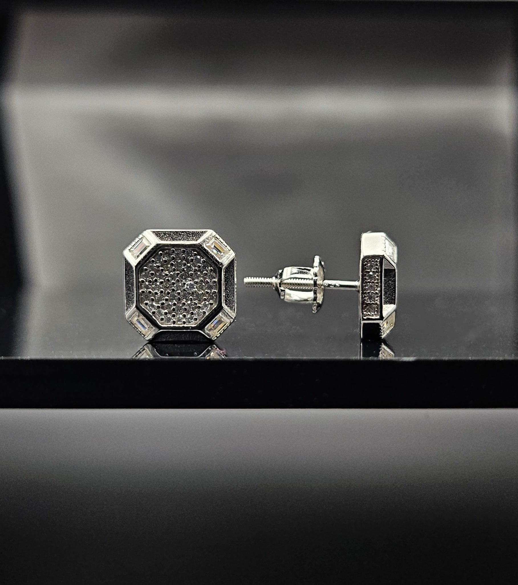 The Imperial - VVS1 Screw Back Earrings