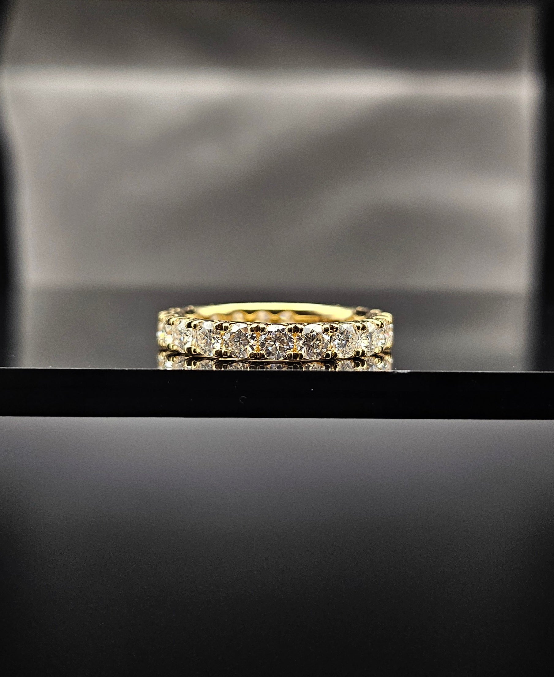 Eclipse - Full Eternity Ring Solid Gold VVS 1