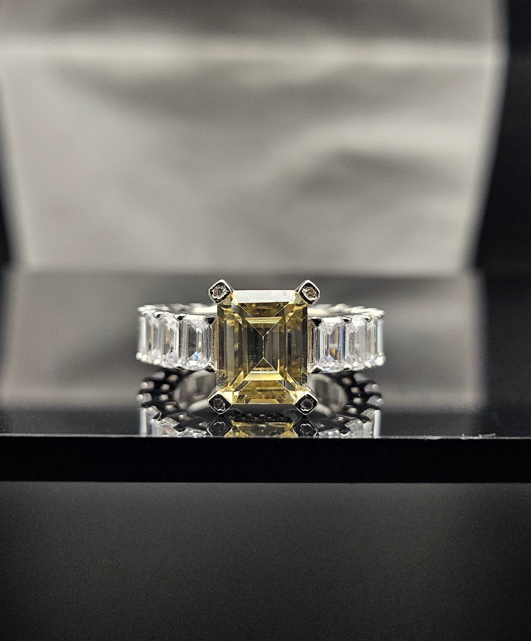 Center Glow - Ring