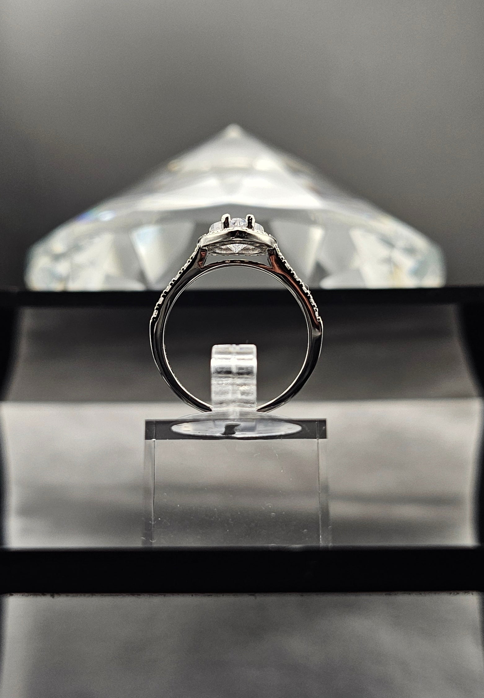 Captured Heart - Ring