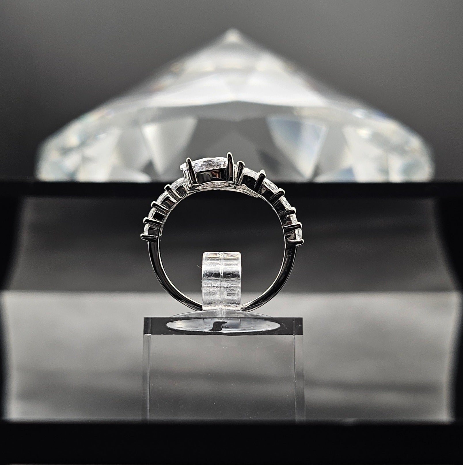 2 Ends - Ring